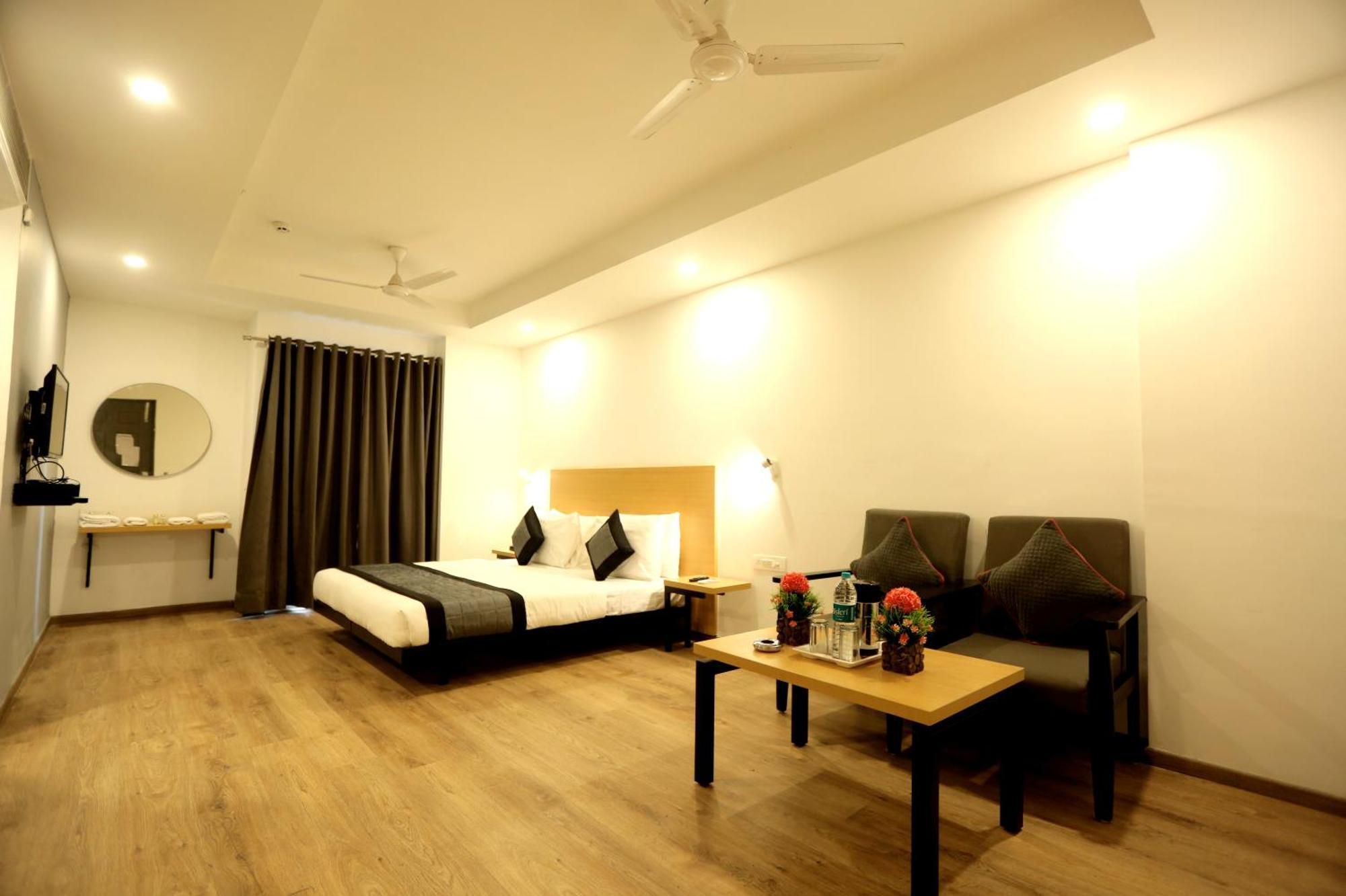 The Roseman Hotel & Suites Ghaziabad Exterior photo